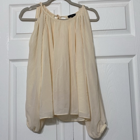 Aakaa Cream Pleated Blouse size S - Picture 1 of 7